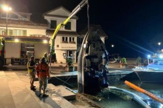 Un bateau à moteur a chaviré dans le lac de Zurich durant l'orage et a dû être repêché.